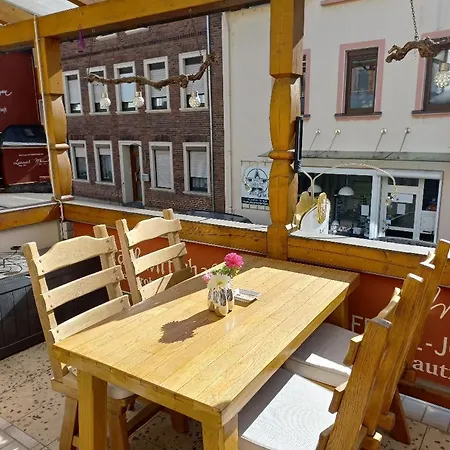 Brautroeckchen * Bullay