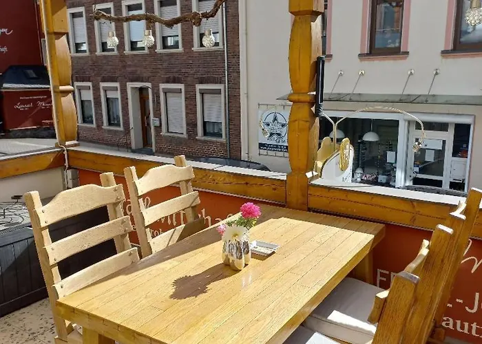 Brautroeckchen * Bullay